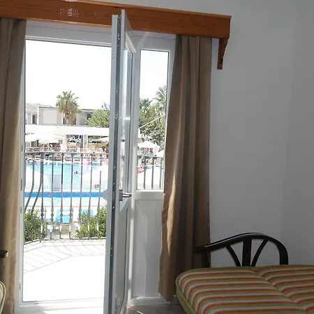 Dilek Apart Otel 2*